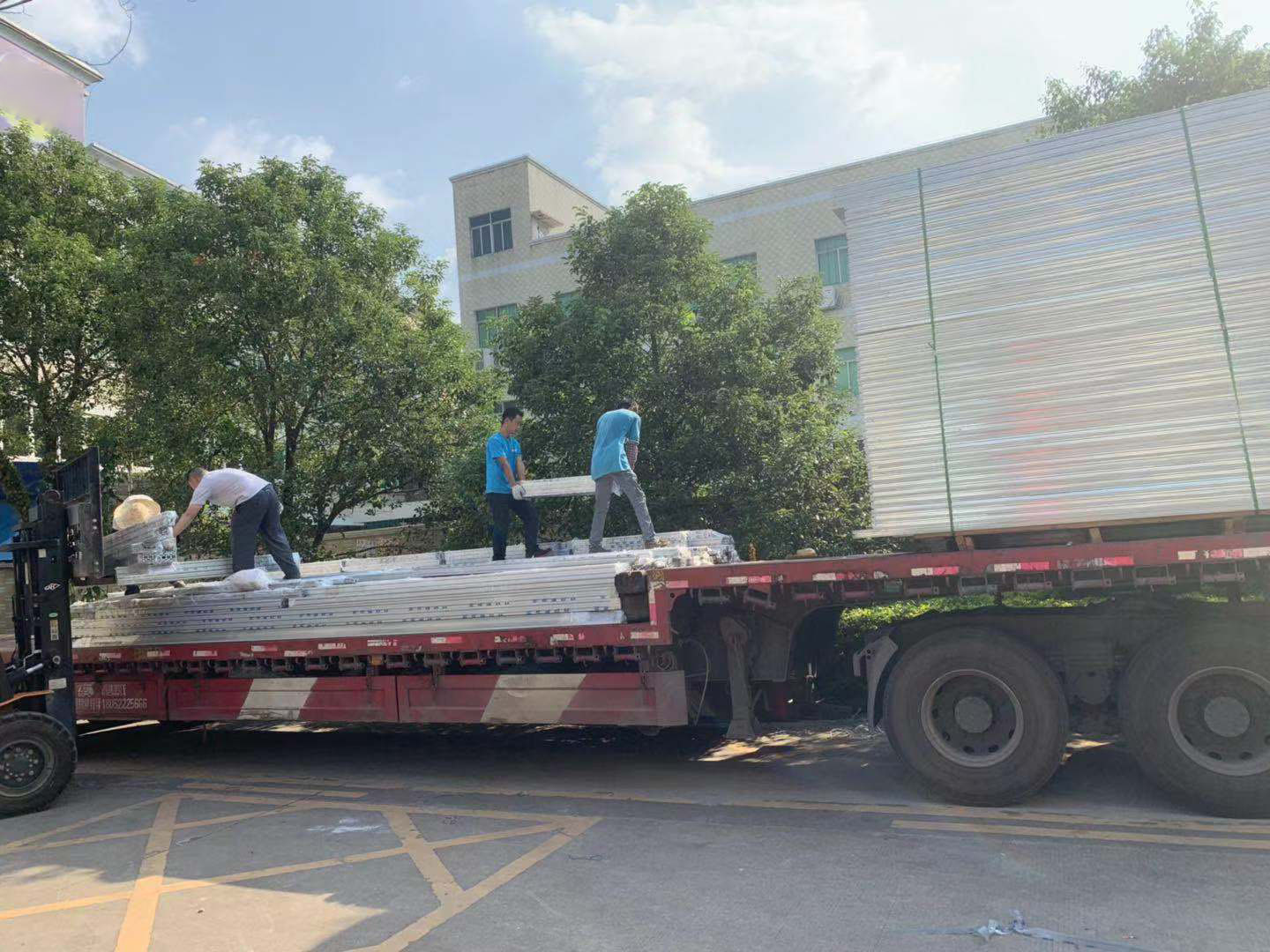 合肥京東方訂購的L-14線成功裝車出貨了！